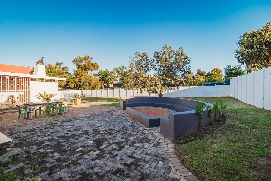 7 Bedroom Property for Sale in Loerie Park Western Cape